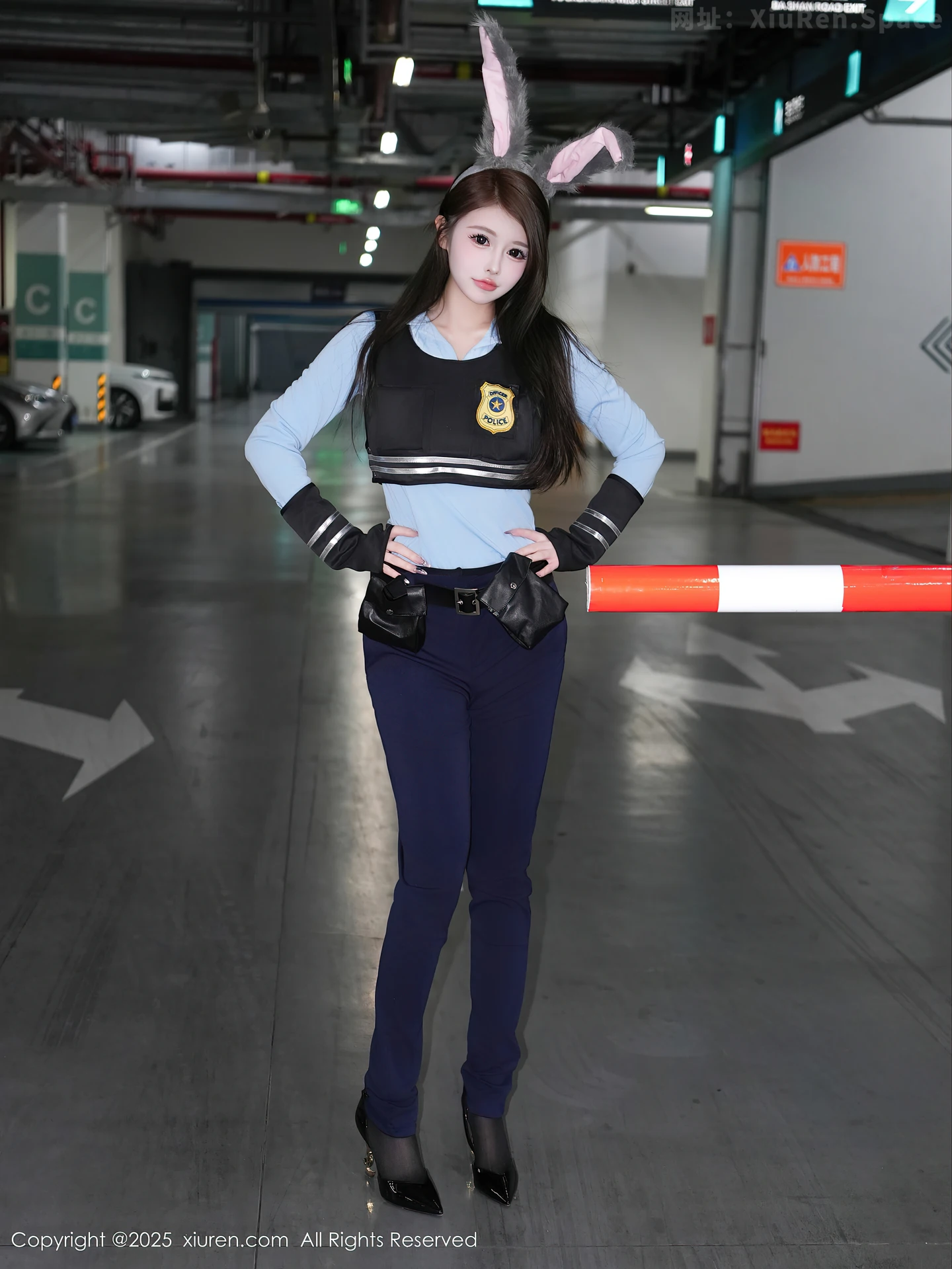 图片[6]-[XiuRen秀人网] VOL.10158 模特甜妮性感黑色制服露半截上衣配超薄黑丝秀丰腴身姿诱惑写真69P-秀人网官方网站